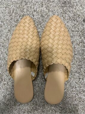 Universal Thread Woven Slip-On Mules in Tan